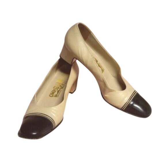 Ferragamo 8.5 A Beige Black Leather Cap Toe Pumps Mid Heel Womens Shoes Vintage - Picture 1 of 8